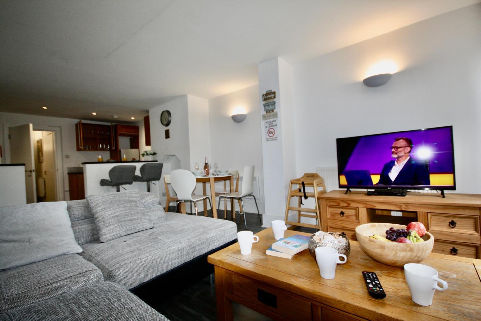 Bournemouth Hot Tub & Sauna Holiday Let Eksteriør bilde