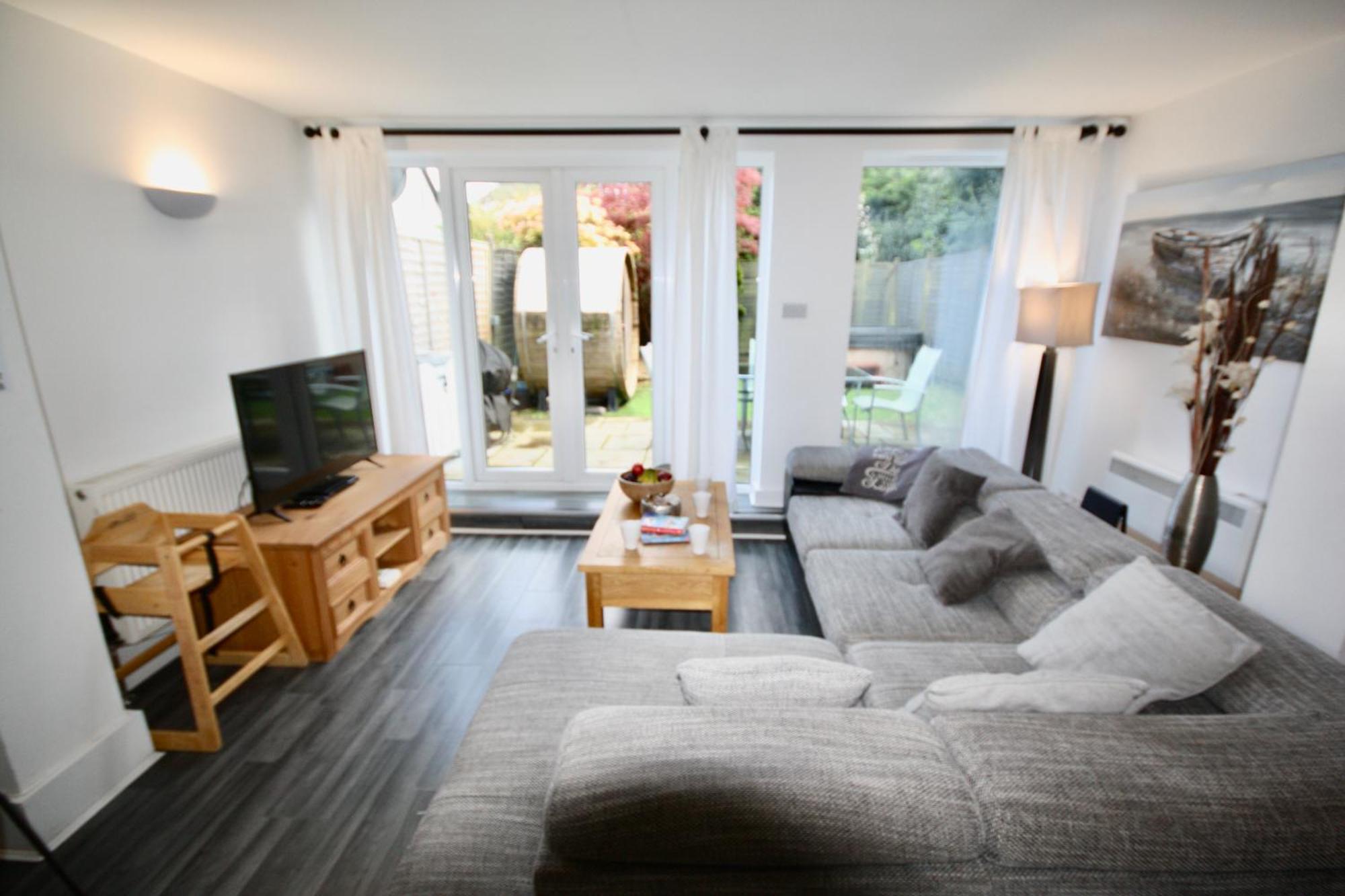 Bournemouth Hot Tub & Sauna Holiday Let Eksteriør bilde