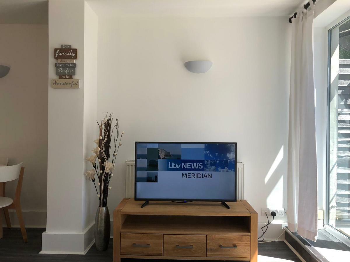 Bournemouth Hot Tub & Sauna Holiday Let Eksteriør bilde