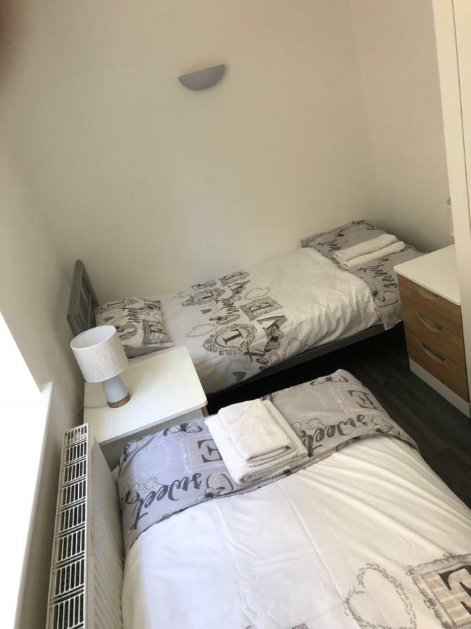 Bournemouth Hot Tub & Sauna Holiday Let Eksteriør bilde