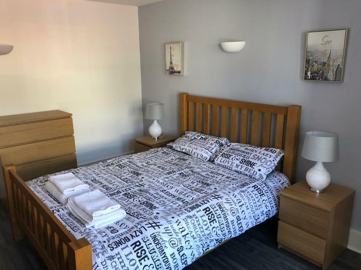 Bournemouth Hot Tub & Sauna Holiday Let Eksteriør bilde