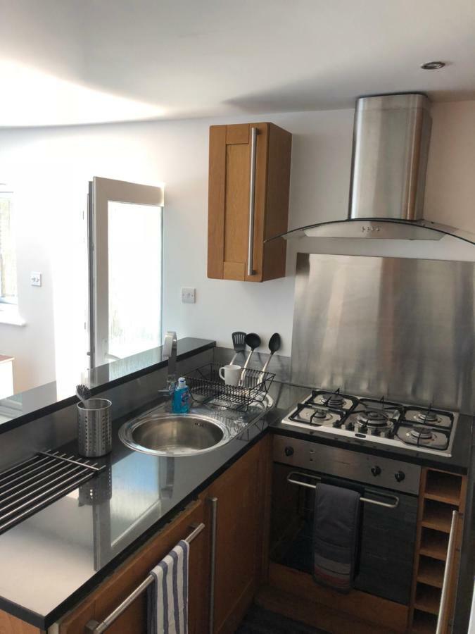 Bournemouth Hot Tub & Sauna Holiday Let Eksteriør bilde