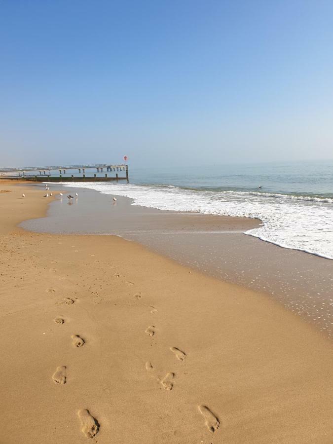 Bournemouth Hot Tub & Sauna Holiday Let Eksteriør bilde